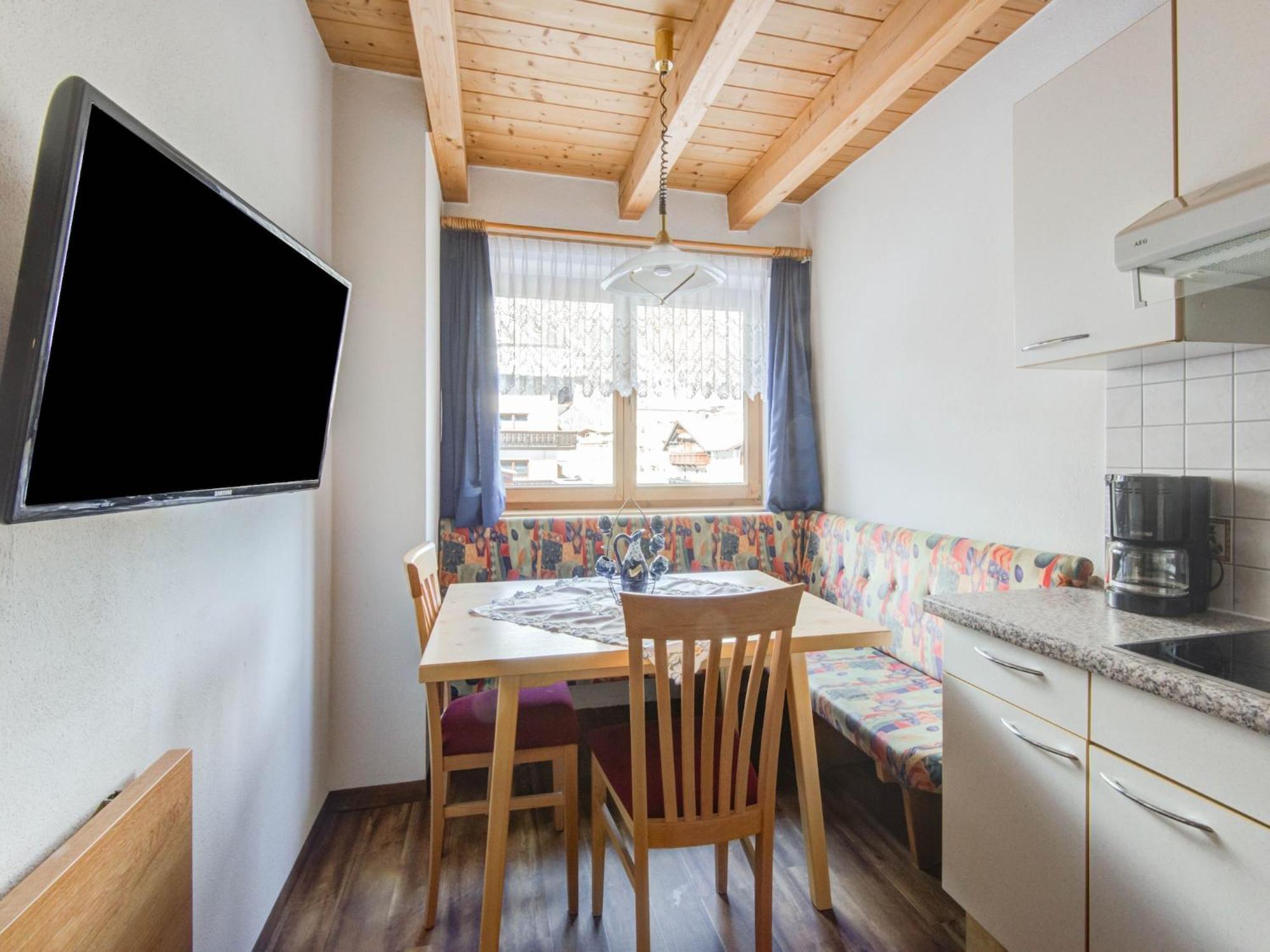 Comfortable Apartment In L Ngenfeld With Ski Storage レンゲンフェルト エクステリア 写真