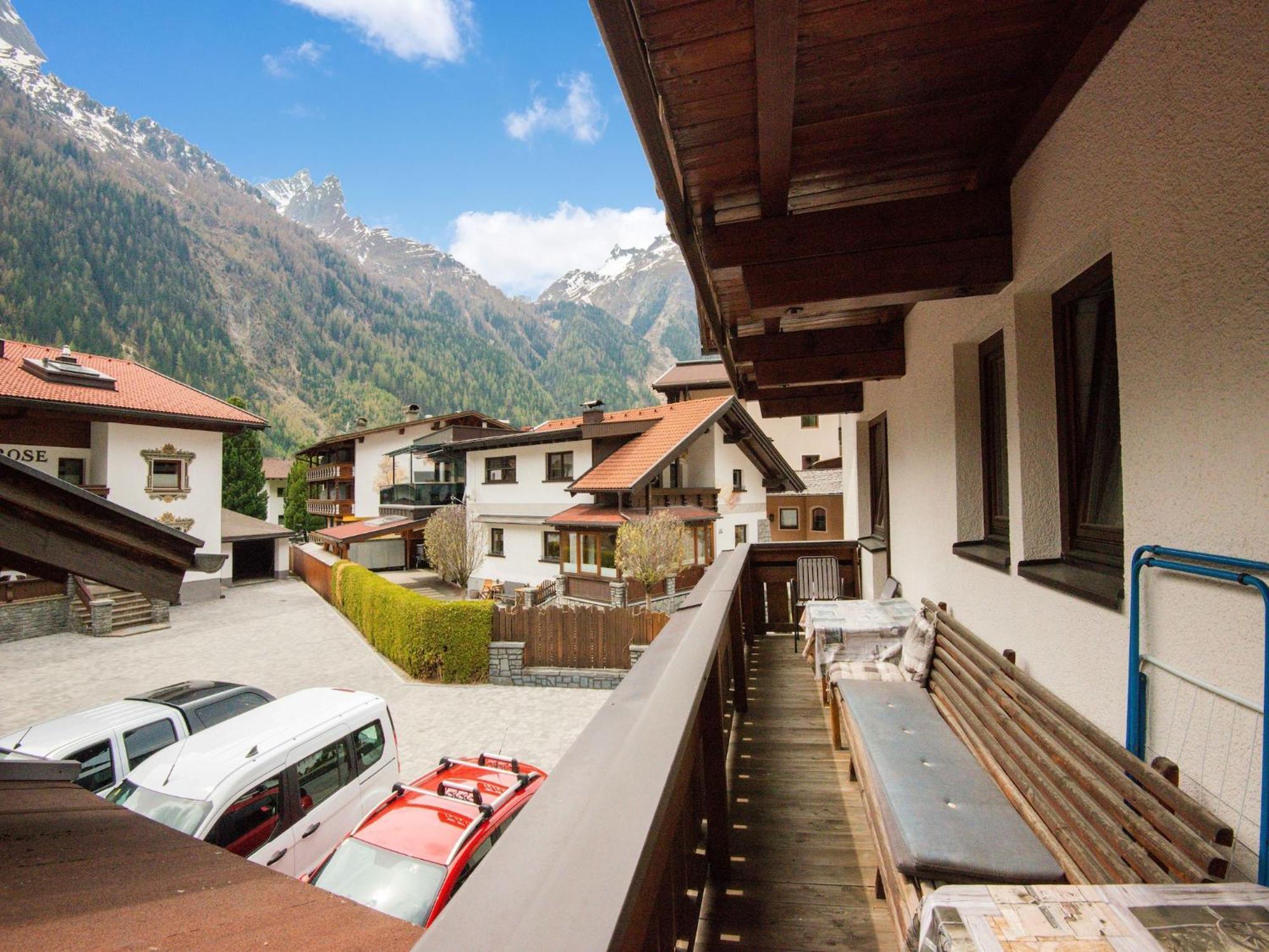 Comfortable Apartment In L Ngenfeld With Ski Storage レンゲンフェルト エクステリア 写真